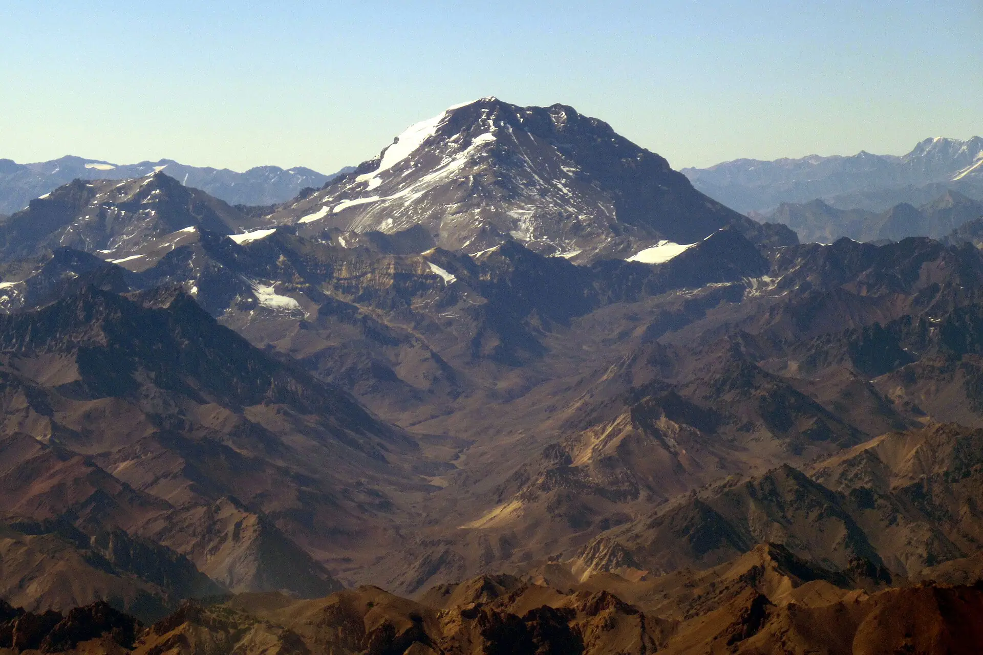 Cerro Aconcagua y la cordillera de Los Andes