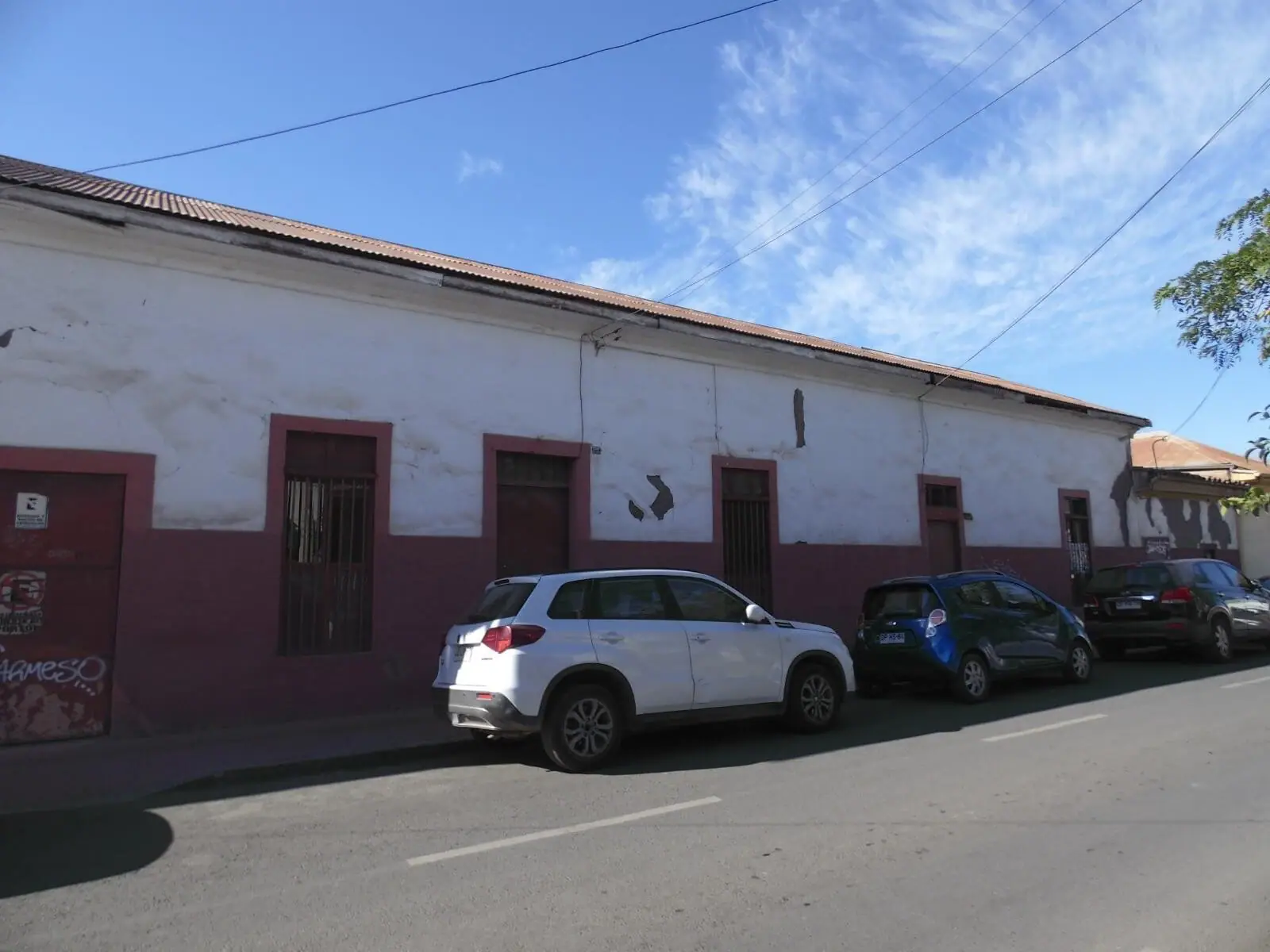 Casa de adobe en calle Yerbas Buenas